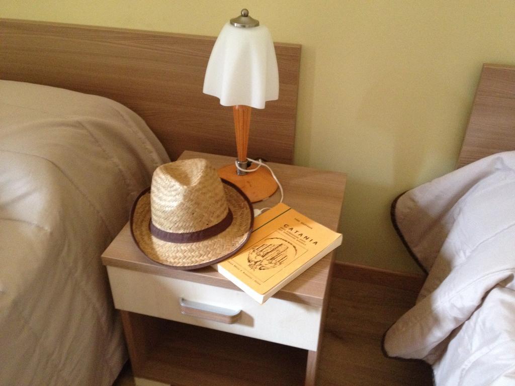 Papali Bed and Breakfast Κατάνια Δωμάτιο φωτογραφία